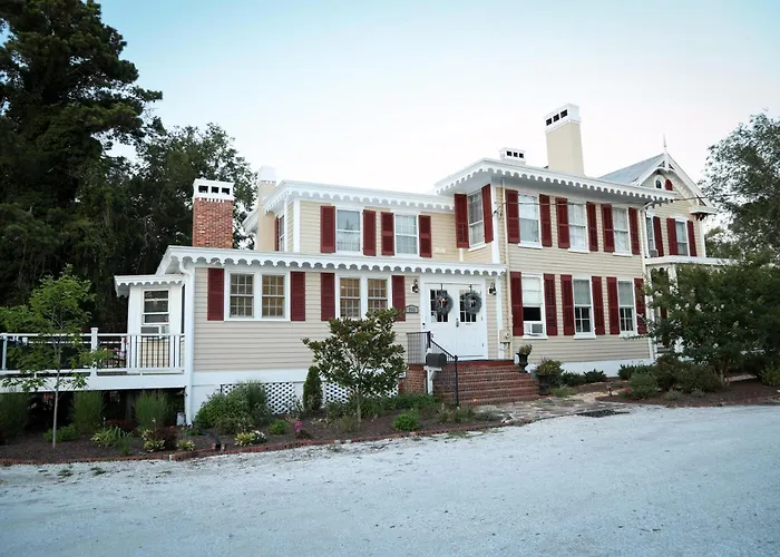 Cypress River Inn & Spa